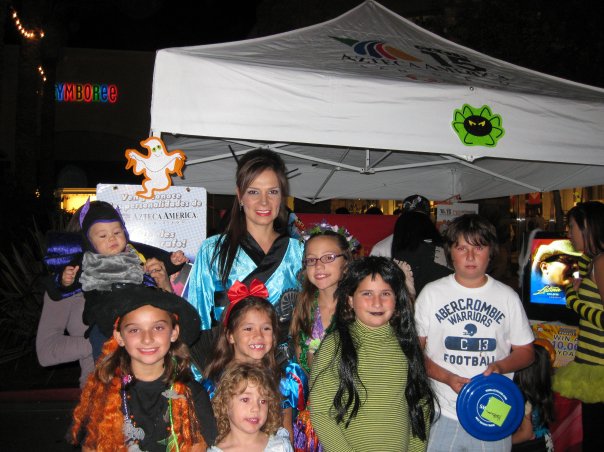 paola azteca halloween event with kids